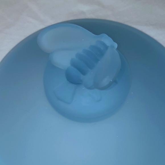 Vintage Blue Satin Imperial Glass Bee Box with original sticker - Picture 8 of 10